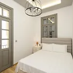 Innovative Upscale 2-Br Flat In Premium Location