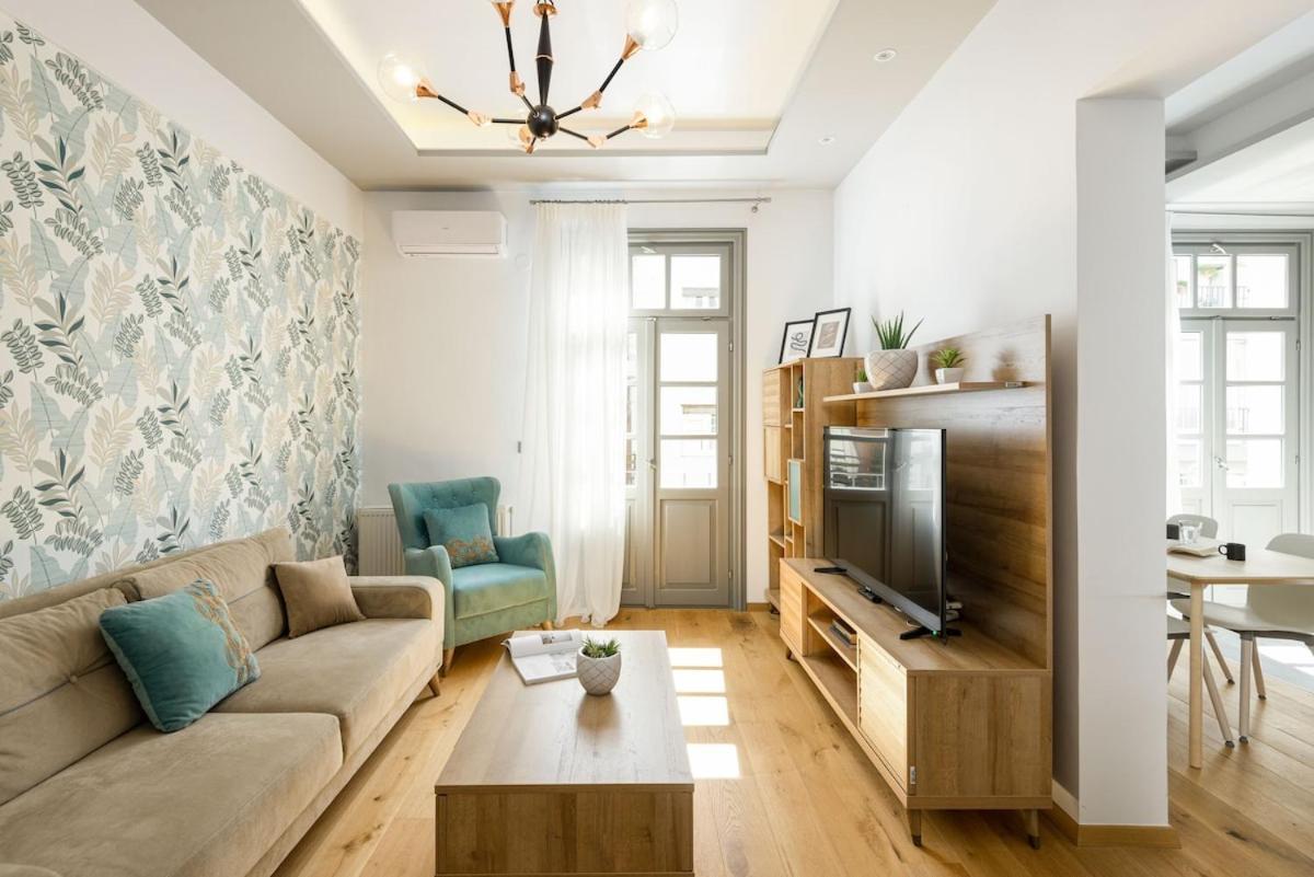Innovative Upscale 2-br Flat In Premium Location Apartment *