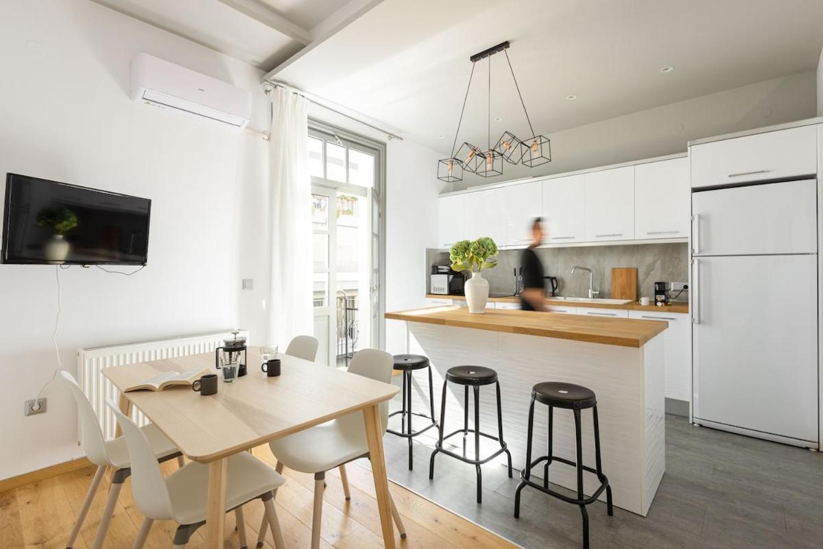 Apartment Innovative Upscale 2-br Flat In Premium Location