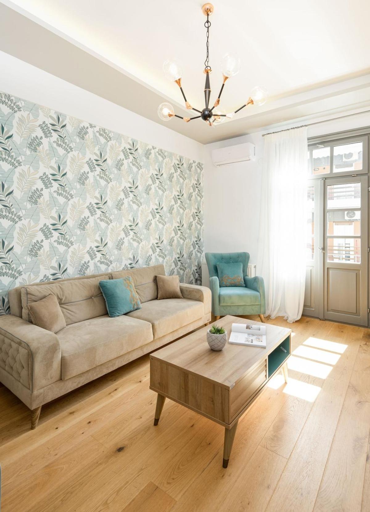 Innovative Upscale 2-br Flat In Premium Location *